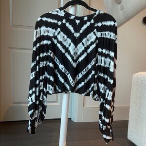Black and White Women's Cropped Blouse